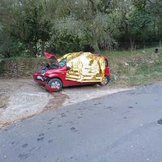 Vasia, malore per il conducente: marito e moglie finiscono contro un albero, due morti a Pantasina (Foto) Vasia, malore per il conducente: marito e moglie finiscono contro un albero, due morti a Pantasina (Foto)