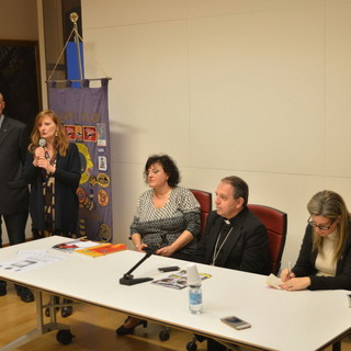 Ventimiglia: incontro sui migranti minorenni, Mons. Suetta "Mi auguro che ci siano molte famiglie che li possano accogliere" (Foto e Video) Ventimiglia: incontro sui migranti minorenni, Mons. Suetta "Mi auguro che ci siano molte famiglie che li possano accogliere" (Foto e Video)