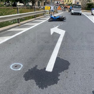 Ventimiglia: scontro tra scooter e auto sul ponte 'Cassini', centauro in elicottero al 'Santa Corona' (Foto)