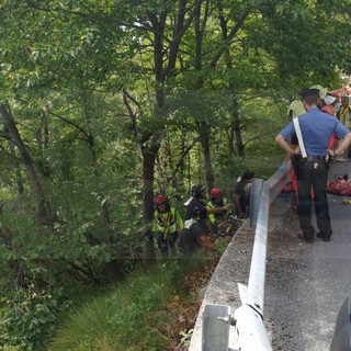 Molini di Triora: ciclista cade nella zona di Passo Teglia, per lui serie di fratture e trasporto in elicottero (Foto)