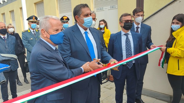 Il Presidente della Regione sotto scorta per le minacce ricevute: "Mi auguro che questo clima finisca" Il Presidente della Regione sotto scorta per le minacce ricevute: "Mi auguro che questo clima finisca"