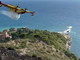 Il Canadair ieri a Grimaldi Il Canadair ieri a Grimaldi