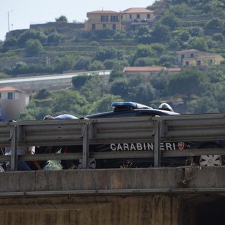 Ventimiglia: incidente sul cavalcavia prima della manifestazione, scooter tampona la macchina dei Carabinieri (Foto)