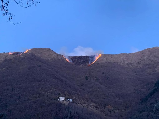 Carpasio: incendio boschivo nel tardo pomeriggio, sul posto l'intervento dei Vigili del Fuoco