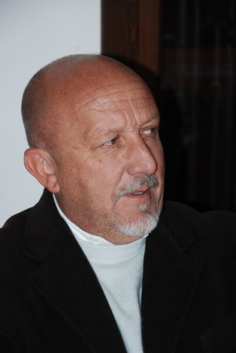 Ospedaletti: Paolo Blancardi è il nuovo Sindaco, con 549 voti ha battuto Roberto Rodiguez (419) Ospedaletti: Paolo Blancardi è il nuovo Sindaco, con 549 voti ha battuto Roberto Rodiguez (419)