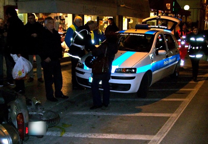 Sanremo: incidente in via Roma, carambola di scooter