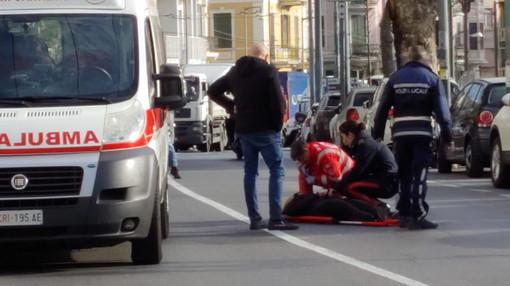 Sanremo: donna investita nella zona di corso Orazio Raimondo, non è grave. Traffico in tilt (Foto)