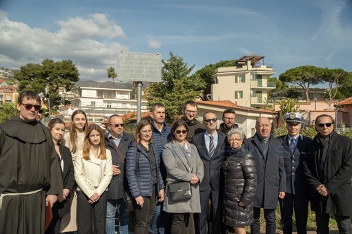 Sanremo: vandalizzata la targa per Fra Cristoforo sulla ciclabile, Il Grande "Interverremo subito" Sanremo: vandalizzata la targa per Fra Cristoforo sulla ciclabile, Il Grande "Interverremo subito"