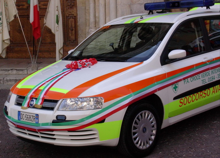 Ventimiglia: tamponamento sul cavalcavia di Roverino, 26enne leggermente ferita