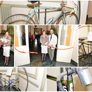 Sanremo: inaugurata questo pomeriggio al Casinò la mostra di bici d'epoca di Gianni Cozzi (Foto e Video) Sanremo: inaugurata questo pomeriggio al Casinò la mostra di bici d'epoca di Gianni Cozzi (Foto e Video)