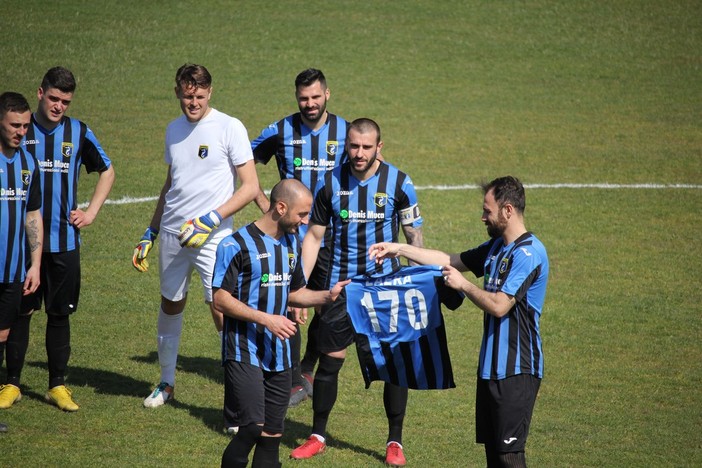 Fabio Laera domenica scorsa contro il Finale è sceso in campo per l'ultima volta con la maglia dell'Imperia