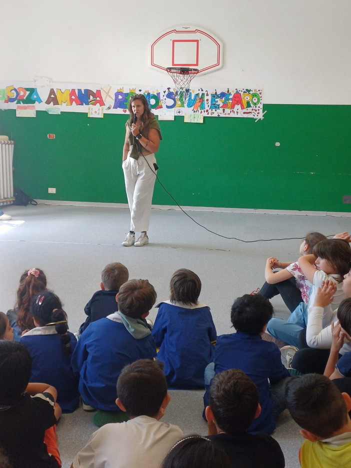 Sanremo: quando lo sport diventa emozione: Amanda Embriaco incontra i bambini e le bambine della ‘Rubino’ Sanremo: quando lo sport diventa emozione: Amanda Embriaco incontra i bambini e le bambine della ‘Rubino’