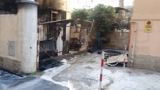 Le immagini dal luogo dell'incendio Le immagini dal luogo dell'incendio