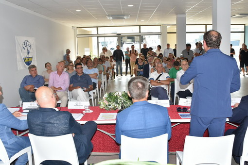 Edilizia e infrastrutture, Biasi: "Grande partecipazione all'incontro con il vice ministro Rixi a Ventimiglia" Edilizia e infrastrutture, Biasi: "Grande partecipazione all'incontro con il vice ministro Rixi a Ventimiglia"