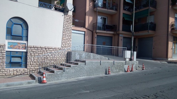 Vallecrosia: completato l'accesso pedonale alla Via privata Bella Vista, soddisfatti gli abitanti