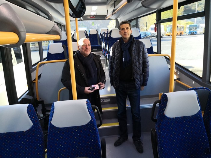 Imperia: tre autobus crossway per Rt, Giordano "Un'altra pietra importante per il nostro parco mezzi" (Foto e video) Imperia: tre autobus crossway per Rt, Giordano "Un'altra pietra importante per il nostro parco mezzi" (Foto e video)