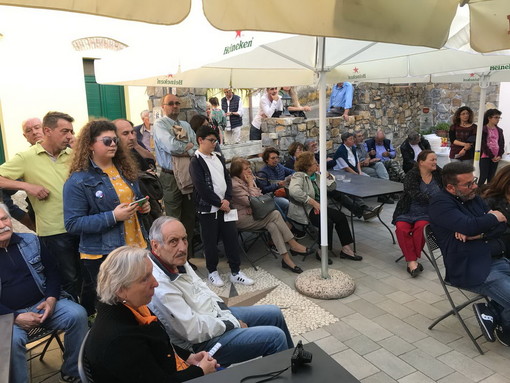 Imperia: elezioni Amministrative, sabato scorso l'incontro con la frazione di Piani per Claudio Scajola (Foto) Imperia: elezioni Amministrative, sabato scorso l'incontro con la frazione di Piani per Claudio Scajola (Foto)