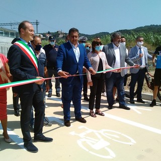 Andora: inaugurato il nuovo tratto di pista ciclabile verso l'imperiese "Opera strategica per l'appeal turistico del ponente ligure"