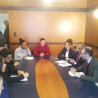 Imperia: terminato l'incontro tra gli studenti ed il Presidente Natta, confermato il tavolo aperto e l'accensione dei riscaldamenti la domenica Imperia: terminato l'incontro tra gli studenti ed il Presidente Natta, confermato il tavolo aperto e l'accensione dei riscaldamenti la domenica