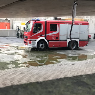 Ventimiglia: due moduli abitativi completamente distrutti dall'incendio di oggi, nessun ferito ed indagini della Polizia Ventimiglia: due moduli abitativi completamente distrutti dall'incendio di oggi, nessun ferito ed indagini della Polizia