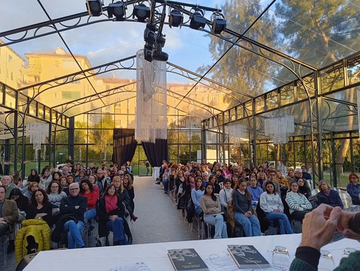 Tutto esaurito a Villa Nobel per l'incontro di Sa(n)remo lettori con Matteo Nucci (foto) Tutto esaurito a Villa Nobel per l'incontro di Sa(n)remo lettori con Matteo Nucci (foto)