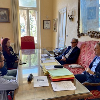 L'incontro nell'ufficio del sindaco Alberto Biancheri L'incontro nell'ufficio del sindaco Alberto Biancheri
