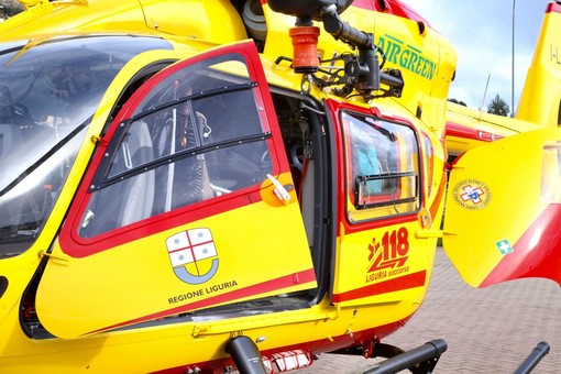 Ventimiglia: donna investita in corso Genova da un mezzo pesante, trasportata in elicottero a Pietra Ligure Ventimiglia: donna investita in corso Genova da un mezzo pesante, trasportata in elicottero a Pietra Ligure