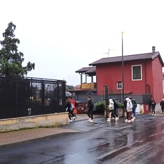 Bordighera: dietro front al 'Montale', oggi i lavori all'impianto e rinvio dello sciopero (Foto) Bordighera: dietro front al 'Montale', oggi i lavori all'impianto e rinvio dello sciopero (Foto)