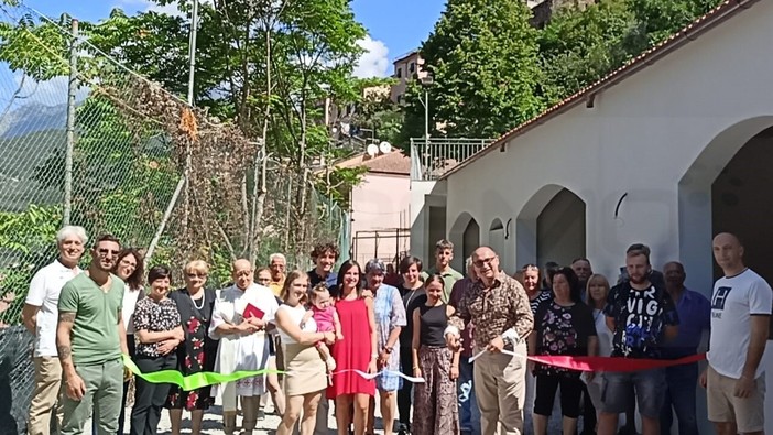 Castelvittorio, rigenerazione urbana: inaugurata la “Piazza delle Feste" (Foto e video) Castelvittorio, rigenerazione urbana: inaugurata la “Piazza delle Feste" (Foto e video)
