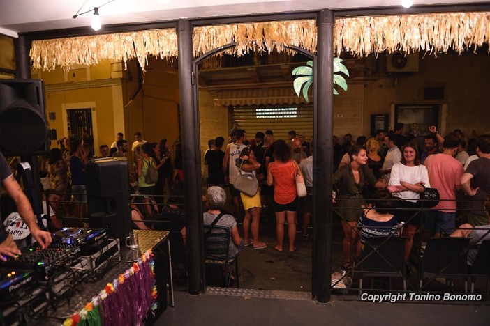 Le immagini della festa di ieri sera al bar “Mondovì”