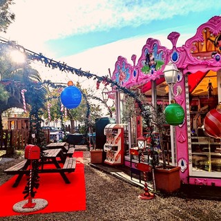 Spettacolo teatrale itinerante, "Il Natale ai tempi di Tik Tok" va in scena a Ventimiglia e a Vallecrosia (Foto) Spettacolo teatrale itinerante, "Il Natale ai tempi di Tik Tok" va in scena a Ventimiglia e a Vallecrosia (Foto)