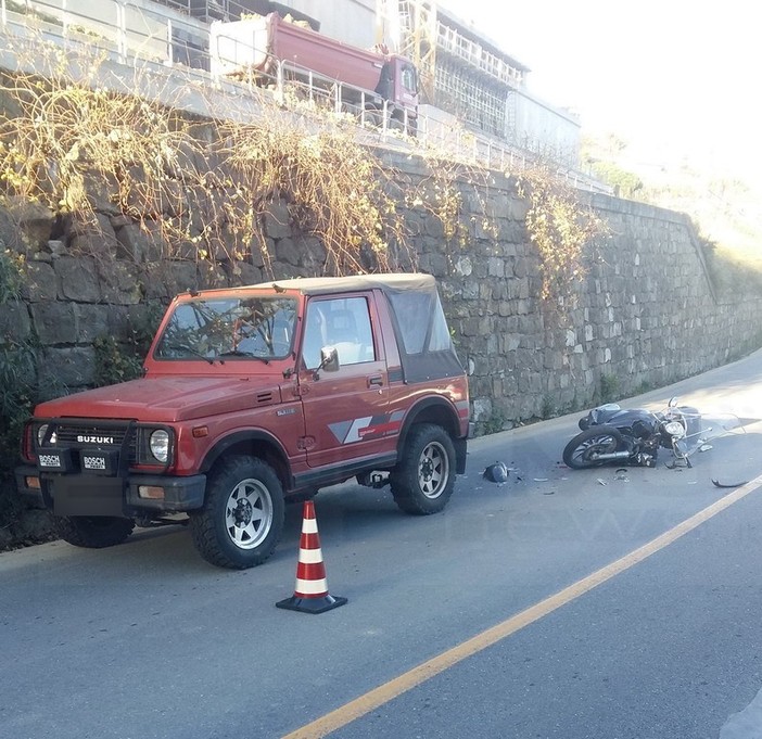 Sanremo: centauro abbagliato dal sole tampona un fuoristrada in Valle Armea, lievi ferite (Foto) Sanremo: centauro abbagliato dal sole tampona un fuoristrada in Valle Armea, lievi ferite (Foto)