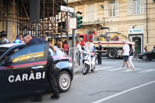 Sanremo: giovane investita sulle strisce pedonali di fronte all'ufficio postale, portata in ospedale (Foto)