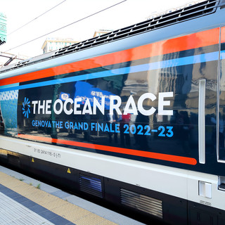 L'Intercity con le immagini di Ocean Race