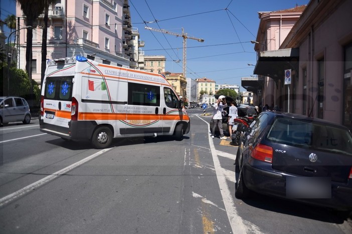 Sanremo: incidente in piazza Cesare Battisti, due bambine e una donna investite da un'auto
