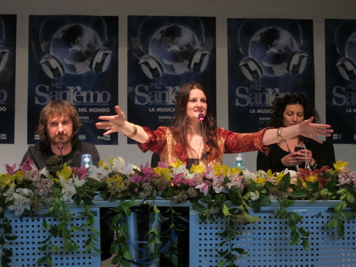 Festival: dopo l'eliminazione Irene Fornaciari dice "Sanremo è solo l'inizio, non la fine" Festival: dopo l'eliminazione Irene Fornaciari dice "Sanremo è solo l'inizio, non la fine"