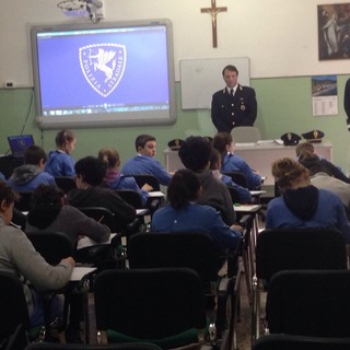 Imperia: Polizia Stradale nelle scuole per il progetto Icaro, oltre un migliaio di studenti incontrati Imperia: Polizia Stradale nelle scuole per il progetto Icaro, oltre un migliaio di studenti incontrati