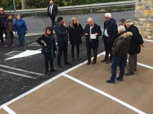 Imperia: aperto oggi il nuovo posteggio di Artallo, Scajola "Abbiamo risolto un groviglio, opera che si inserisce bene nella frazione" (Foto e video)