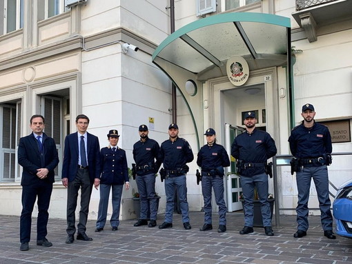 Visita del Questore della Provincia di Imperia al Commissariato di Sanremo: incontro con i nuovi agenti assegnati