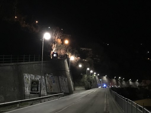 Ventimiglia: illuminazione non ripristinata in corso Francia tra il semaforo e via Gallari, viabilità a rischio Ventimiglia: illuminazione non ripristinata in corso Francia tra il semaforo e via Gallari, viabilità a rischio