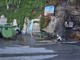 Sanremo: a fuoco un cassonetto in via Duca degli Abruzzi vicino a un tubo del gas (Foto e Video)