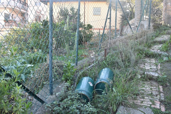 Sanremo: principio di incendio in una abitazione di via Galilei, soccorsi difficoltosi e nessun ferito (Foto)