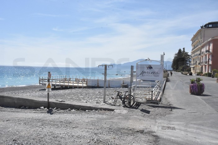 Bordighera: controlli sulle spiagge per il rispetto delle normative anti Covid affidati alle squadre dei volontari Bordighera: controlli sulle spiagge per il rispetto delle normative anti Covid affidati alle squadre dei volontari