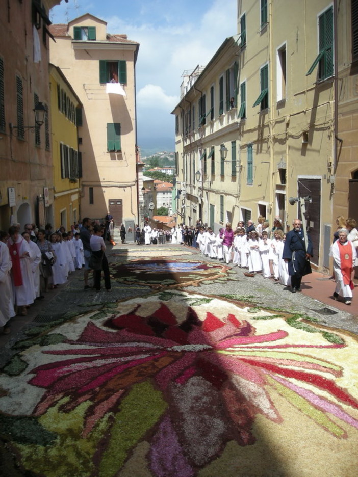 Infiorata di Via Carducci, Imperia