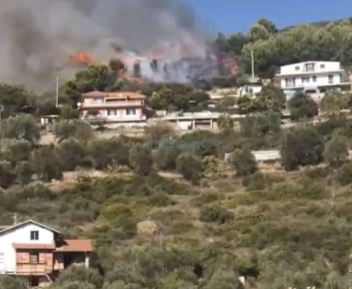 Imperia, boschi a fuoco: domato dopo 6 ore l'incendio di Panegai. In serata nuovo intervento dei pompieri a Bestagno