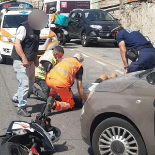 Sanremo: scontro auto-moto in corso Mazzini di fronte allo stadio, lievi ferite per un centauro (Foto)
