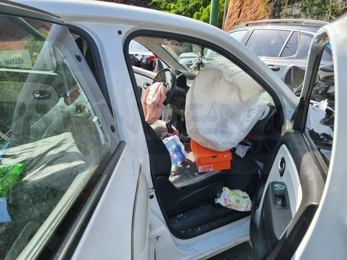 Ospedaletti: colpo di sonno e incidente stradale sull'Aurelia, tre feriti tra cui due bambini (Foto)