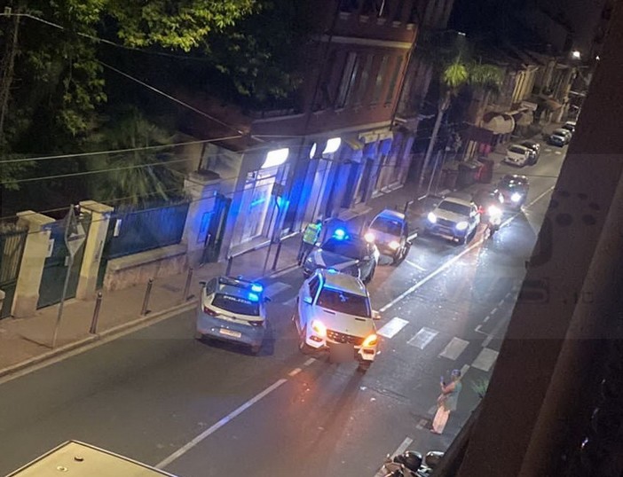 Vallecrosia: incidente stanotte sull'Aurelia, conducente di uno scooter portato in ospedale (Foto) Vallecrosia: incidente stanotte sull'Aurelia, conducente di uno scooter portato in ospedale (Foto)