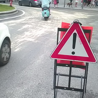 Sanremo: incidente nella zona del Rigolè, asfalto sempre molto viscido in caso di pioggia (Foto)