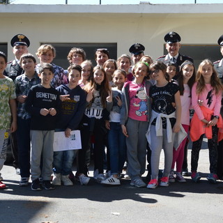 Proseguono gli incontri dei Carabinieri con le scuole di Bordighera: visita della 5a A di via Pelloux alla caserma Proseguono gli incontri dei Carabinieri con le scuole di Bordighera: visita della 5a A di via Pelloux alla caserma